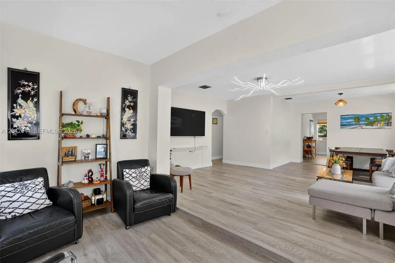 2446 Mckinley St, Hollywood FL 33020 photo 2
