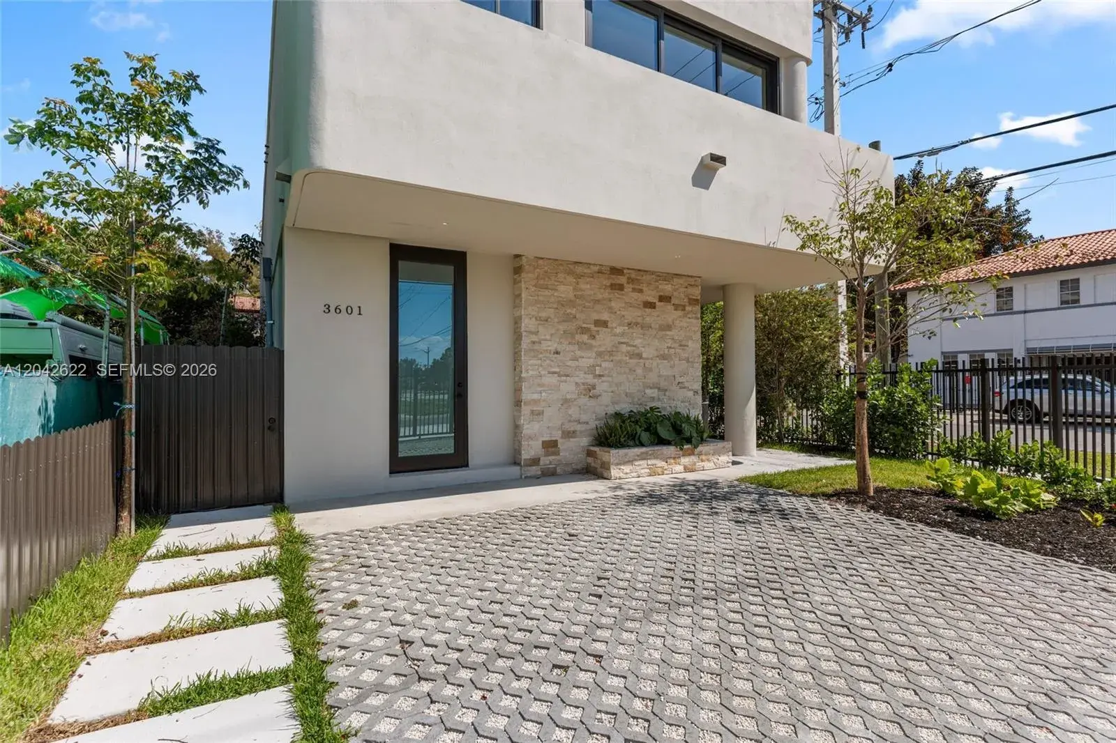 3601 SW 23rd Ter, Miami FL 33145