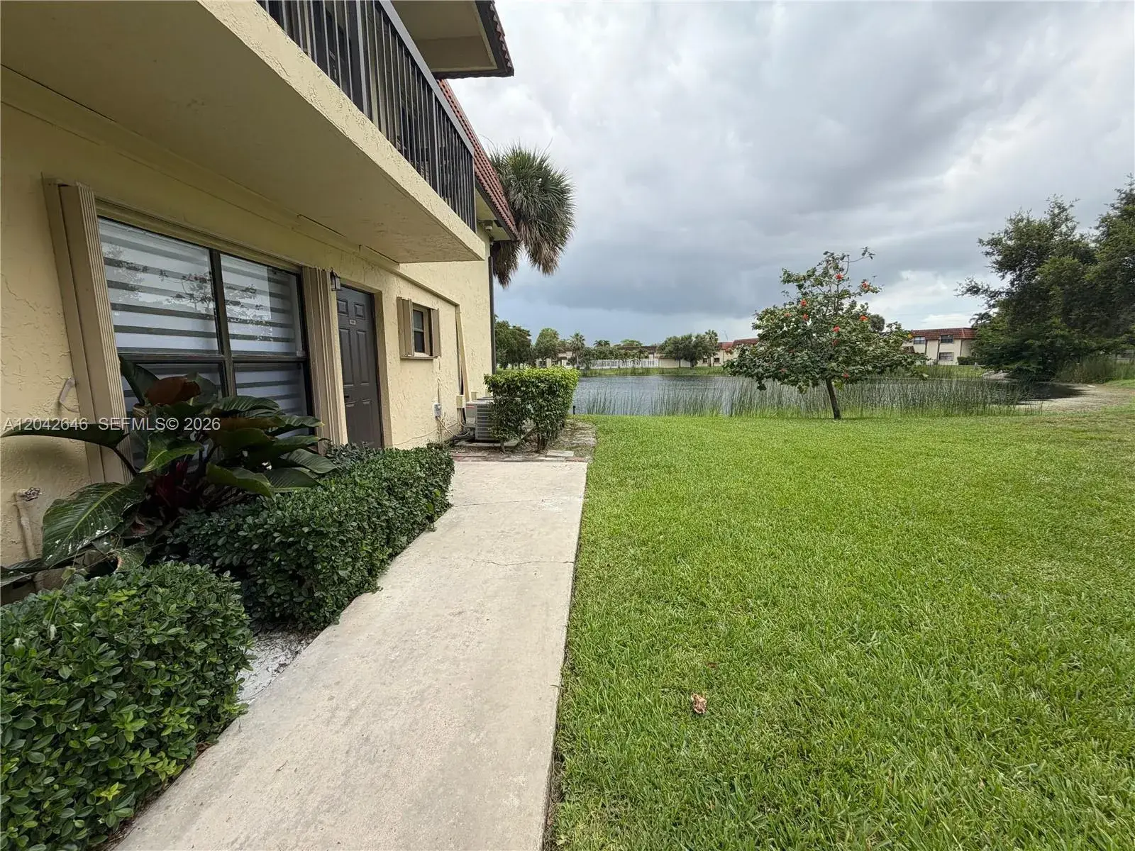 10008 NW 6th St # 103, Pembroke Pines FL 33024