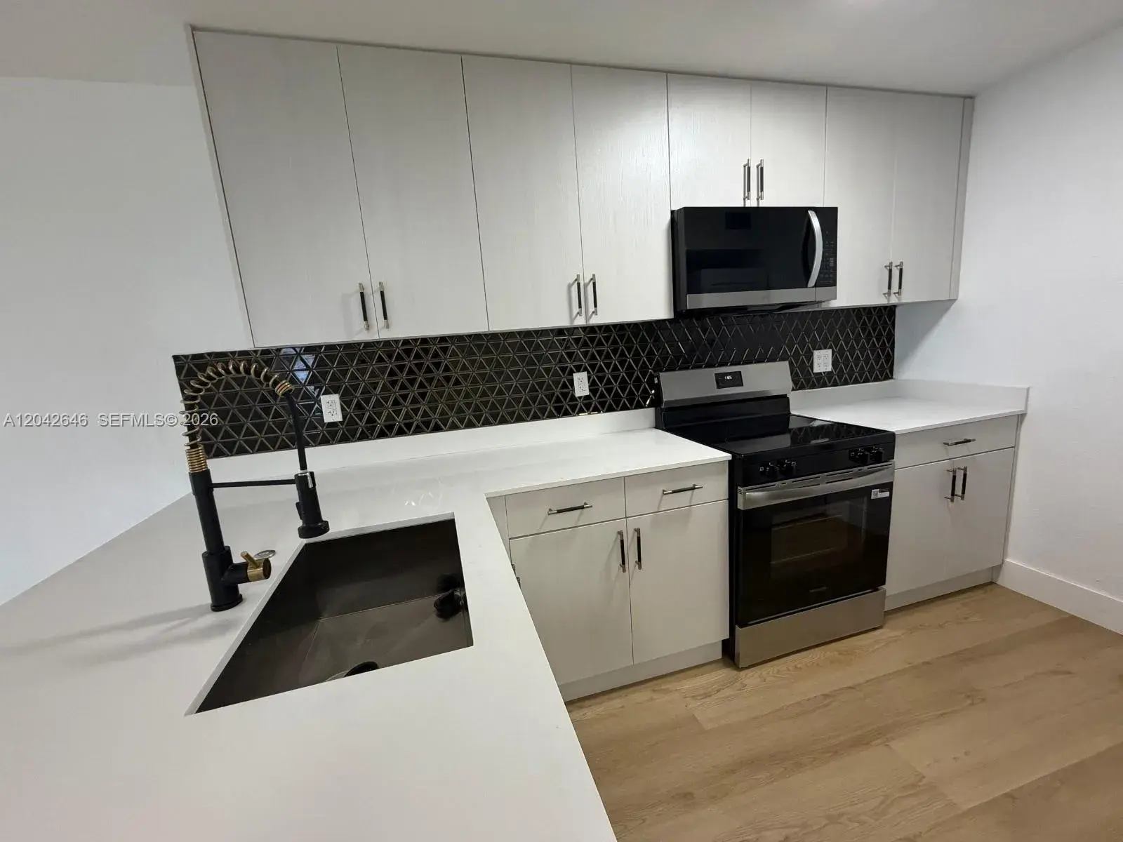 10008 NW 6th St # 103, Pembroke Pines FL 33024