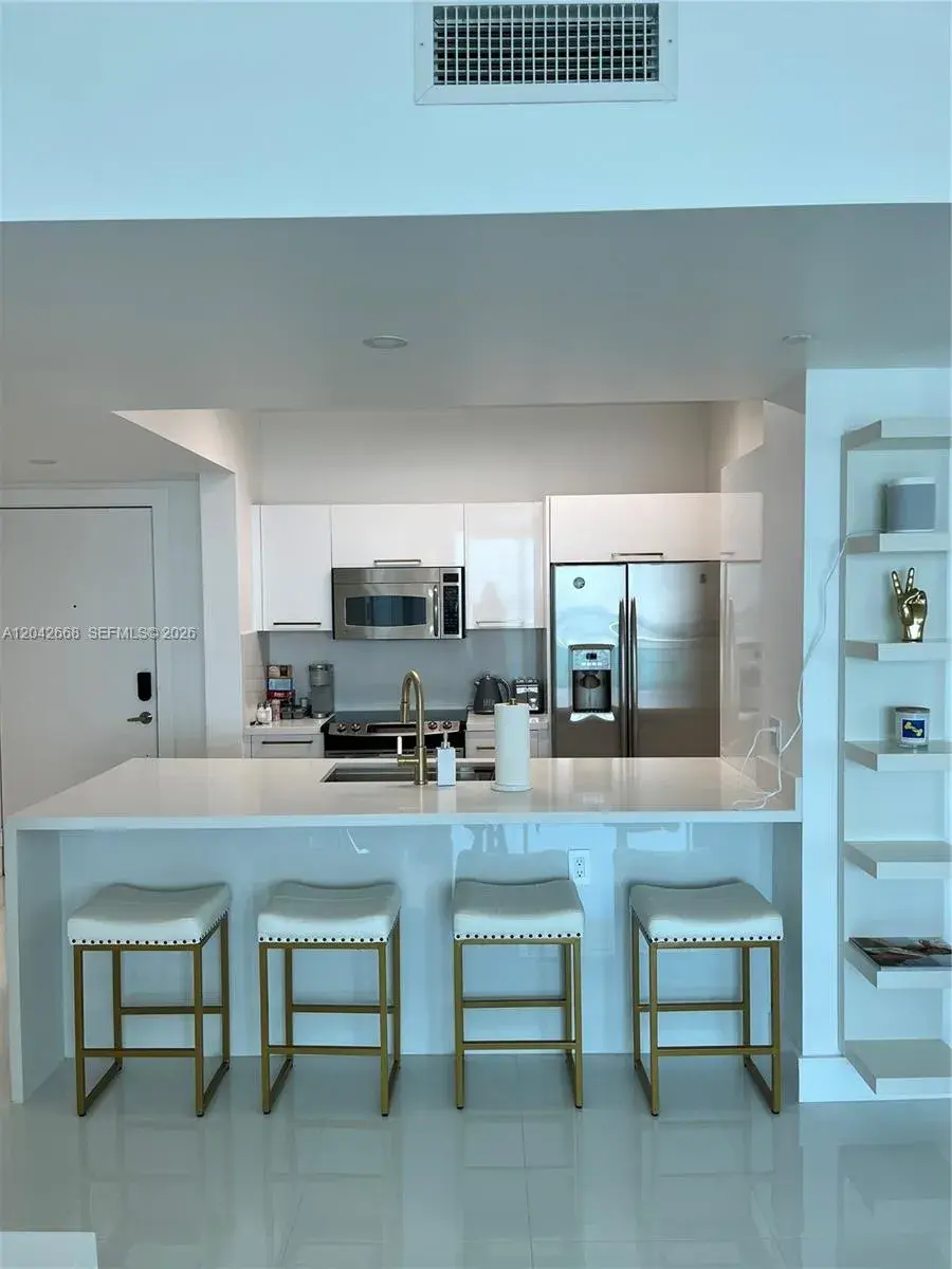 951 Brickell Ave # 2704, Miami FL 33131
