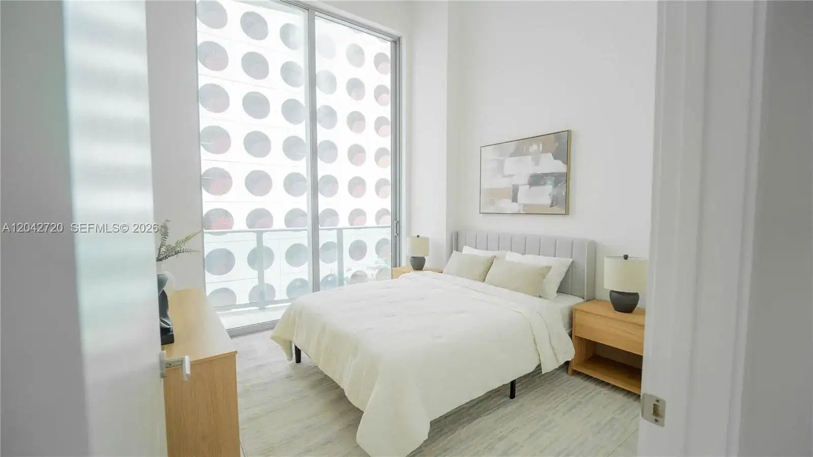 77 SE 5th St # 311, Miami FL 33131 photo 4