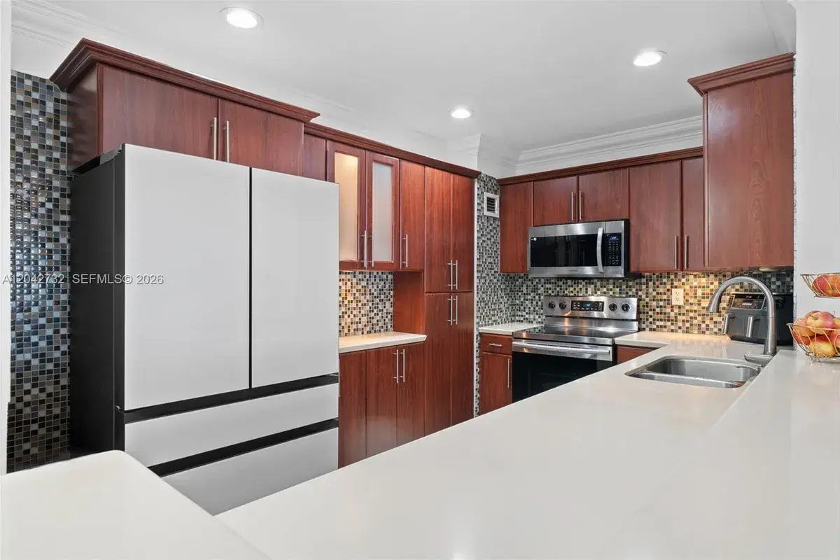 20100 W Country Club Dr, Aventura FL 33180