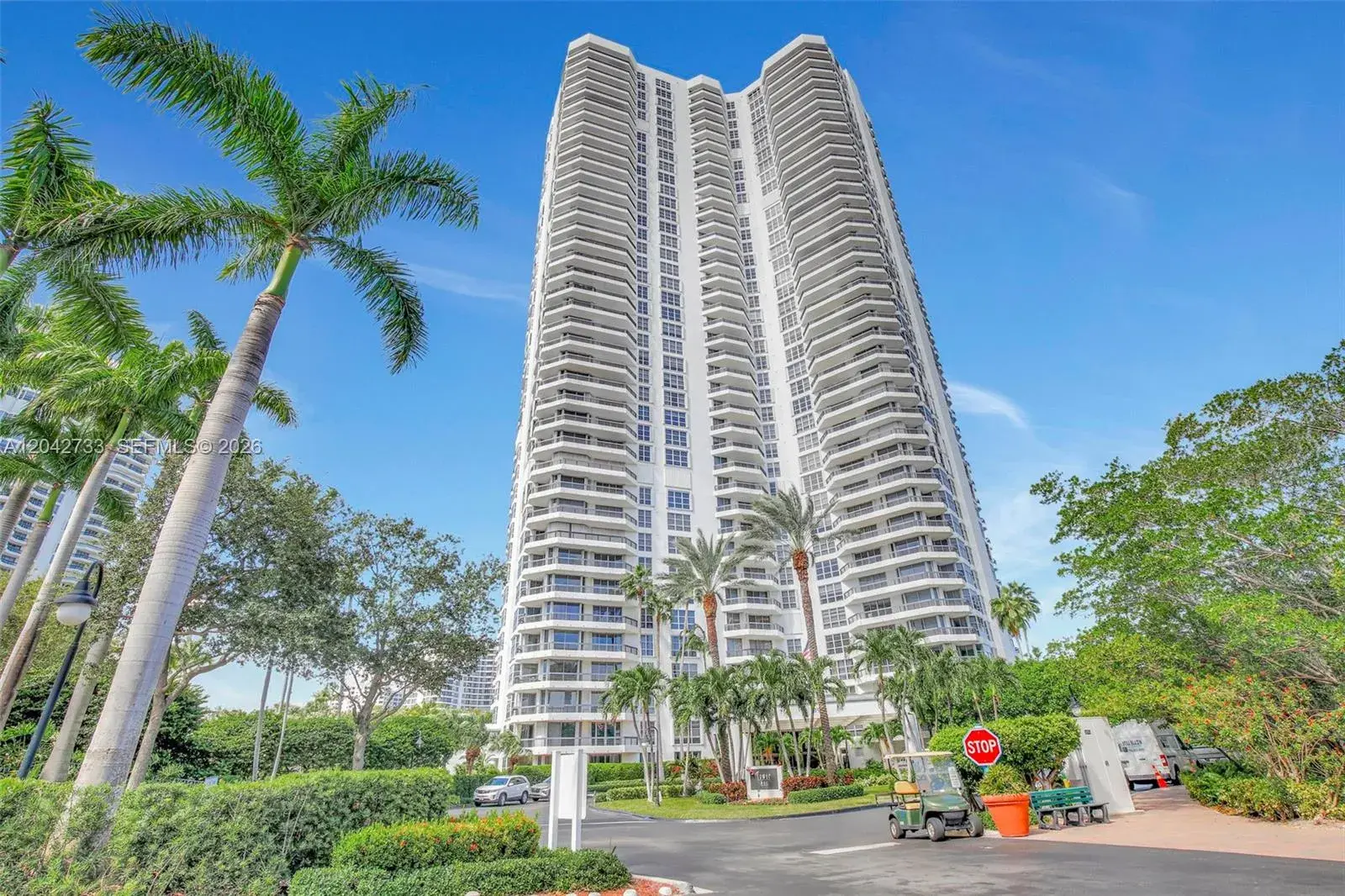 3500 Mystic Pointe Dr # 1804, Aventura FL 33180