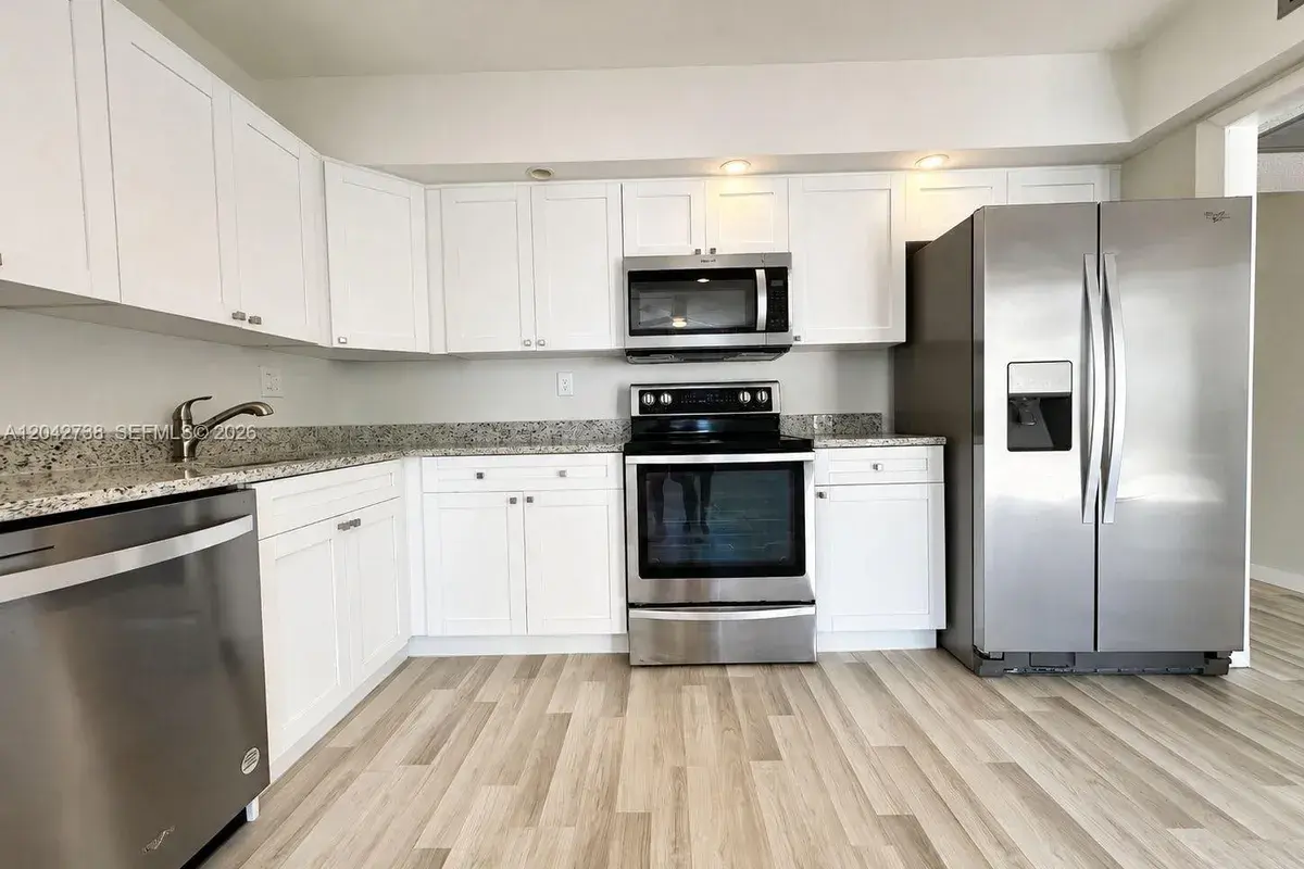 20200 W Country Club Dr, Aventura FL 33180