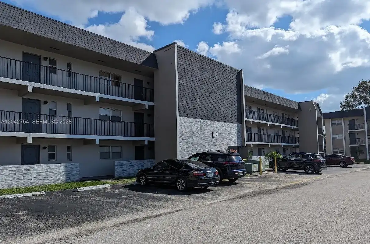7910 Colony Cir N # 304, Tamarac FL 33321