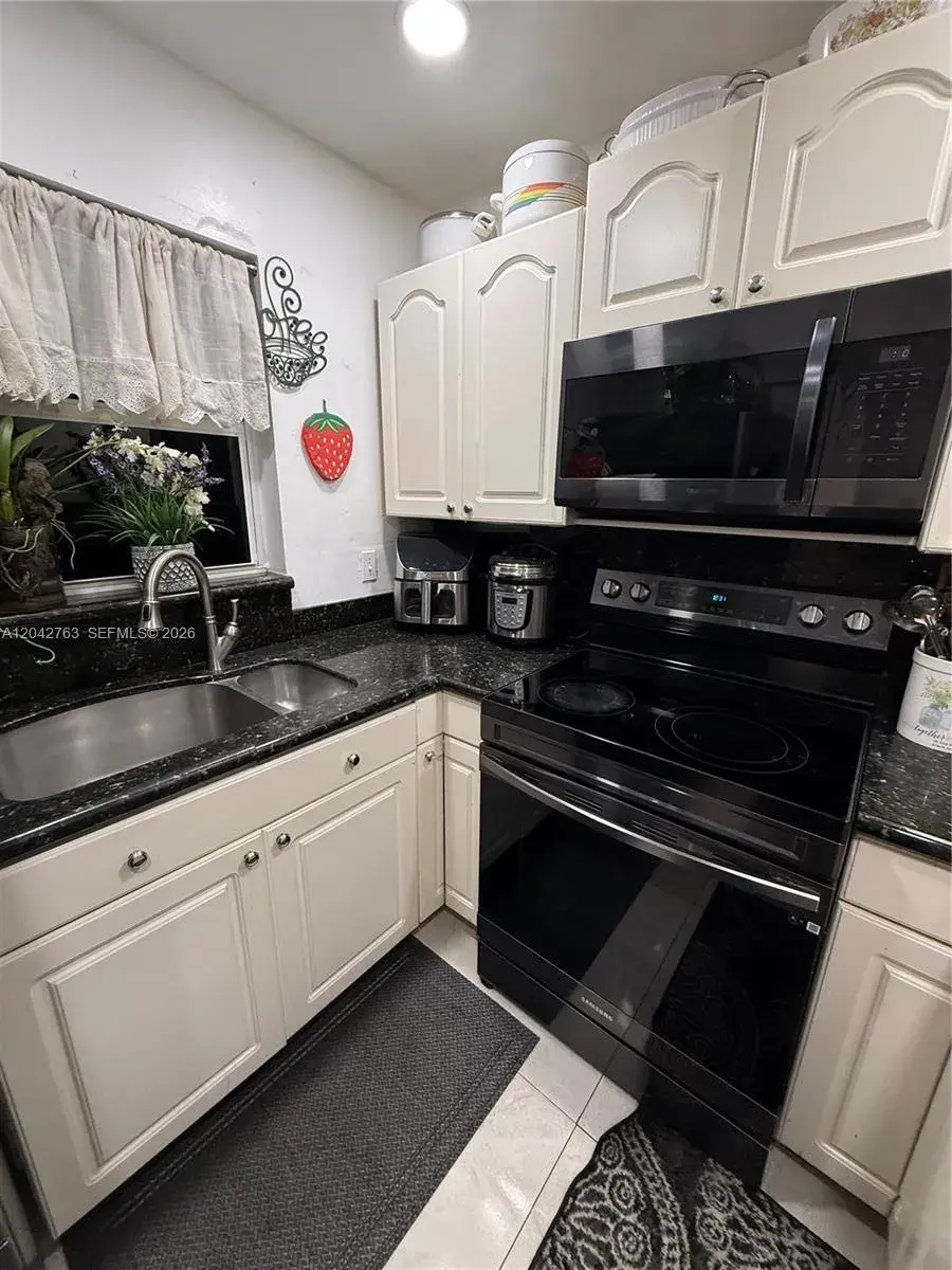 4100 Crystal Lake Dr # 111, Deerfield Beach FL 33064