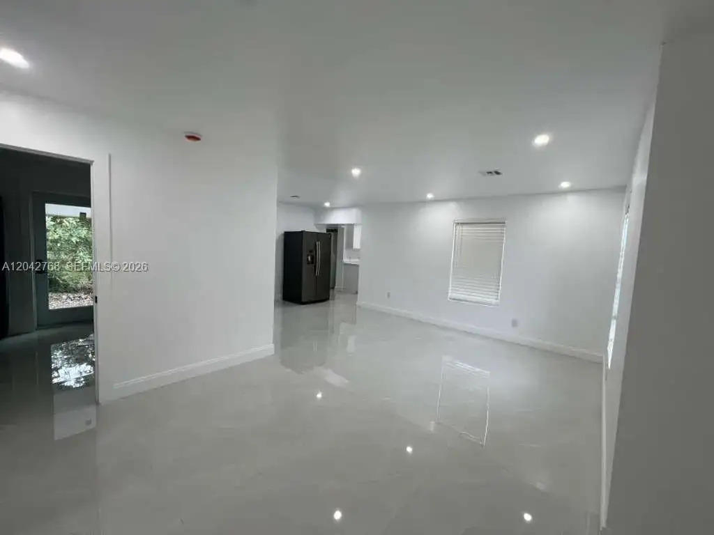 2850 NW 7th St, Fort Lauderdale FL 33311 photo 4