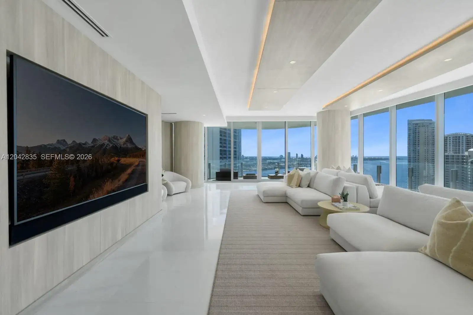 300 Biscayne Boulevard Way # 2701, Miami FL 33131 photo 2