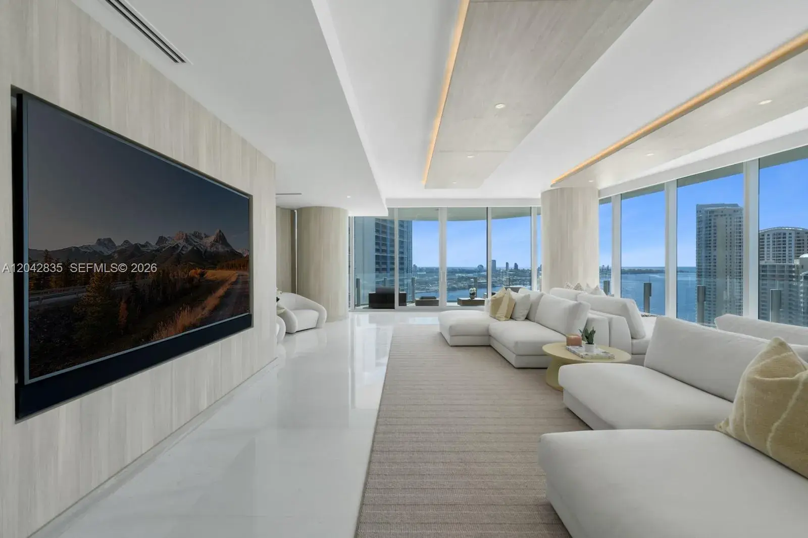 300 Biscayne Boulevard Way # 2701, Miami FL 33131