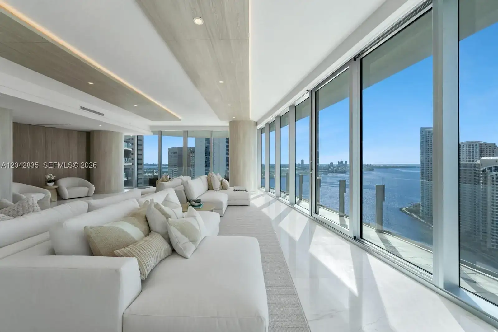 300 Biscayne Boulevard Way # 2701, Miami FL 33131 photo 3
