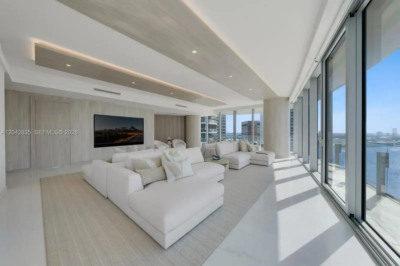 300 Biscayne Boulevard Way # 2701, Miami FL 33131 photo 5