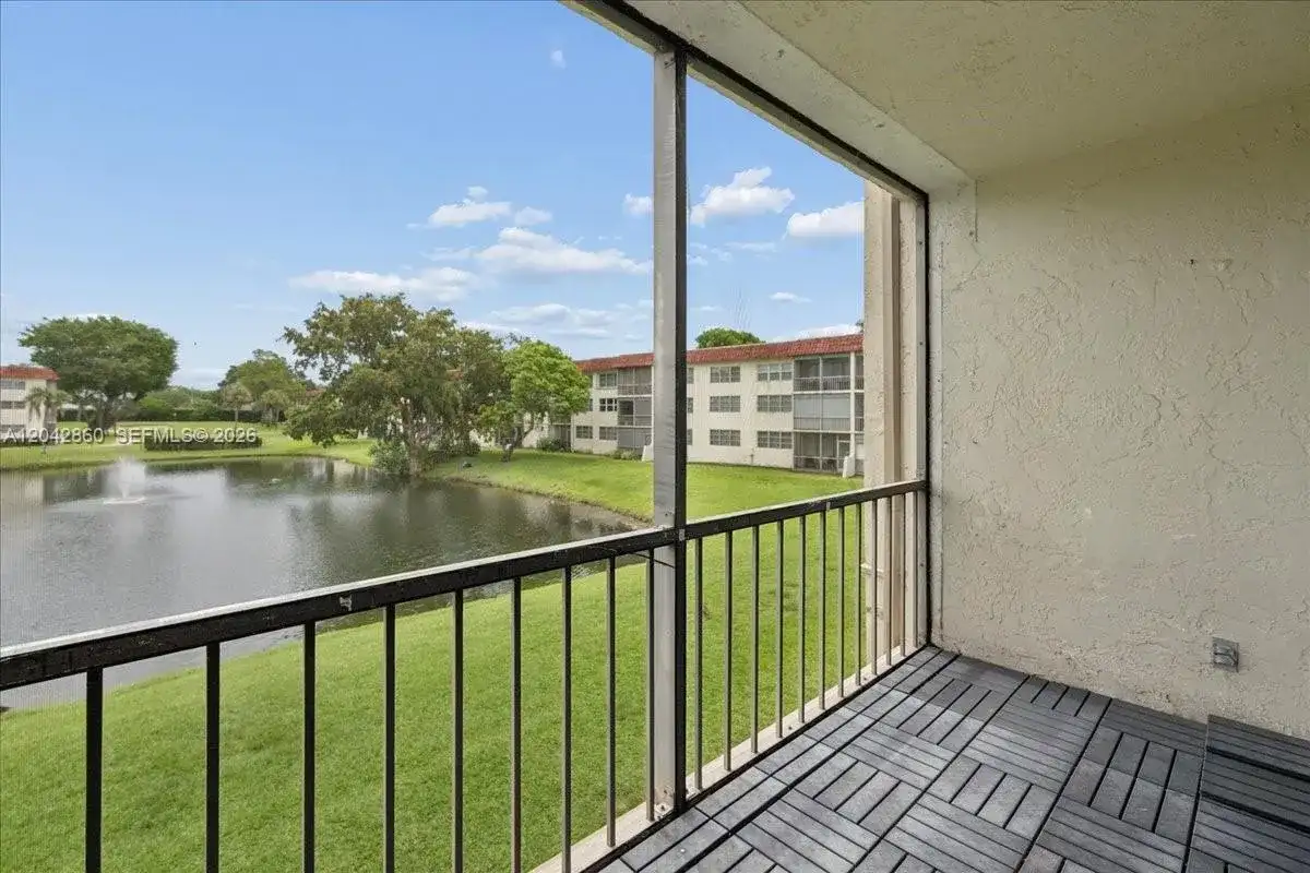 800 S Hollybrook Dr # 205, Pembroke Pines FL 33025 photo 2