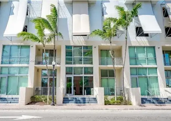 140 S Dixie Hwy, Hollywood FL 33020 photo 2