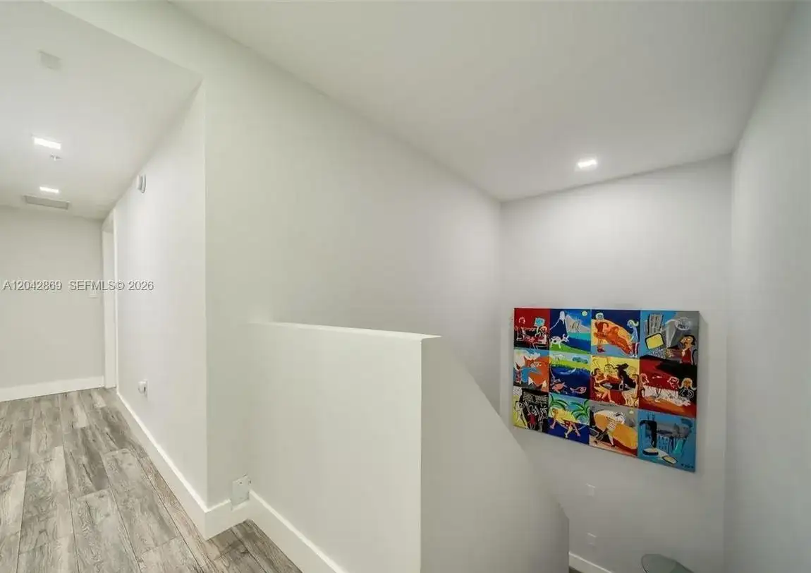 140 S Dixie Hwy, Hollywood FL 33020 photo 4