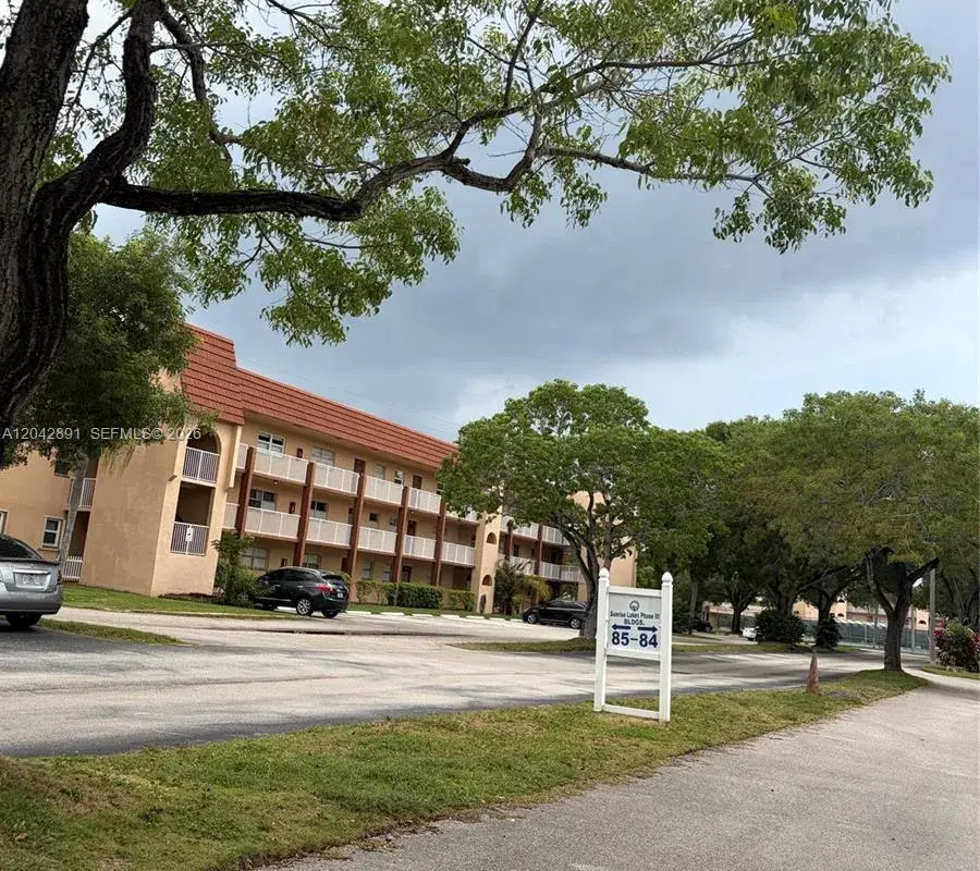 2741 N Pine Island Rd # 109, Sunrise FL 33322