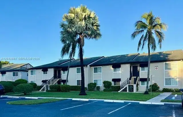 4000 Crystal Lake Dr # 112, Deerfield Beach FL 33064 photo 2