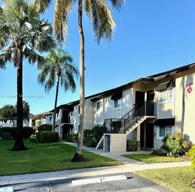 4000 Crystal Lake Dr # 112, Deerfield Beach FL 33064