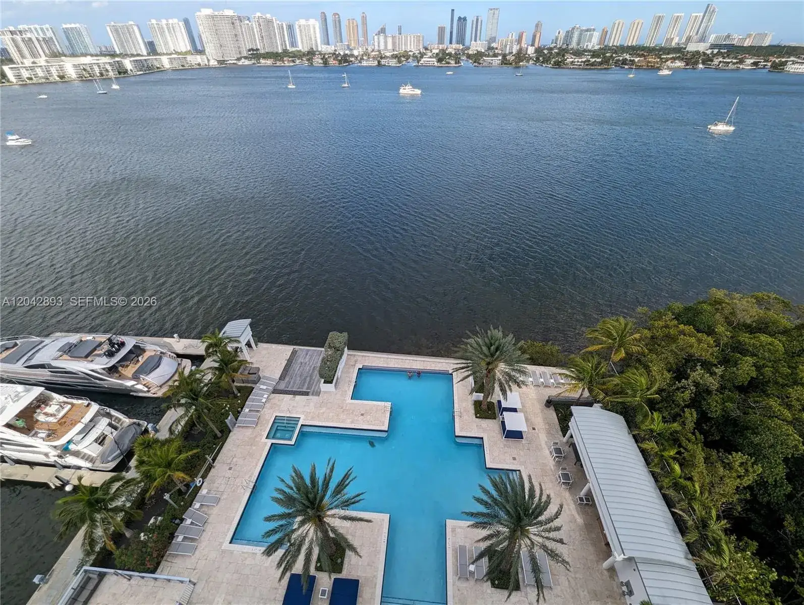 17111 E Biscayne Blvd # 1011, North Miami Beach FL 33160