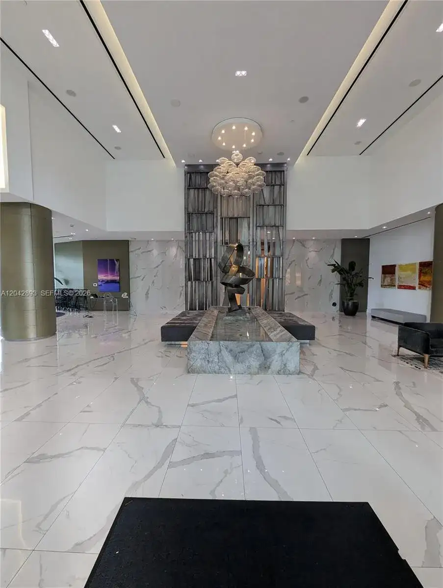 17111 E Biscayne Blvd # 1011, North Miami Beach FL 33160 photo 5