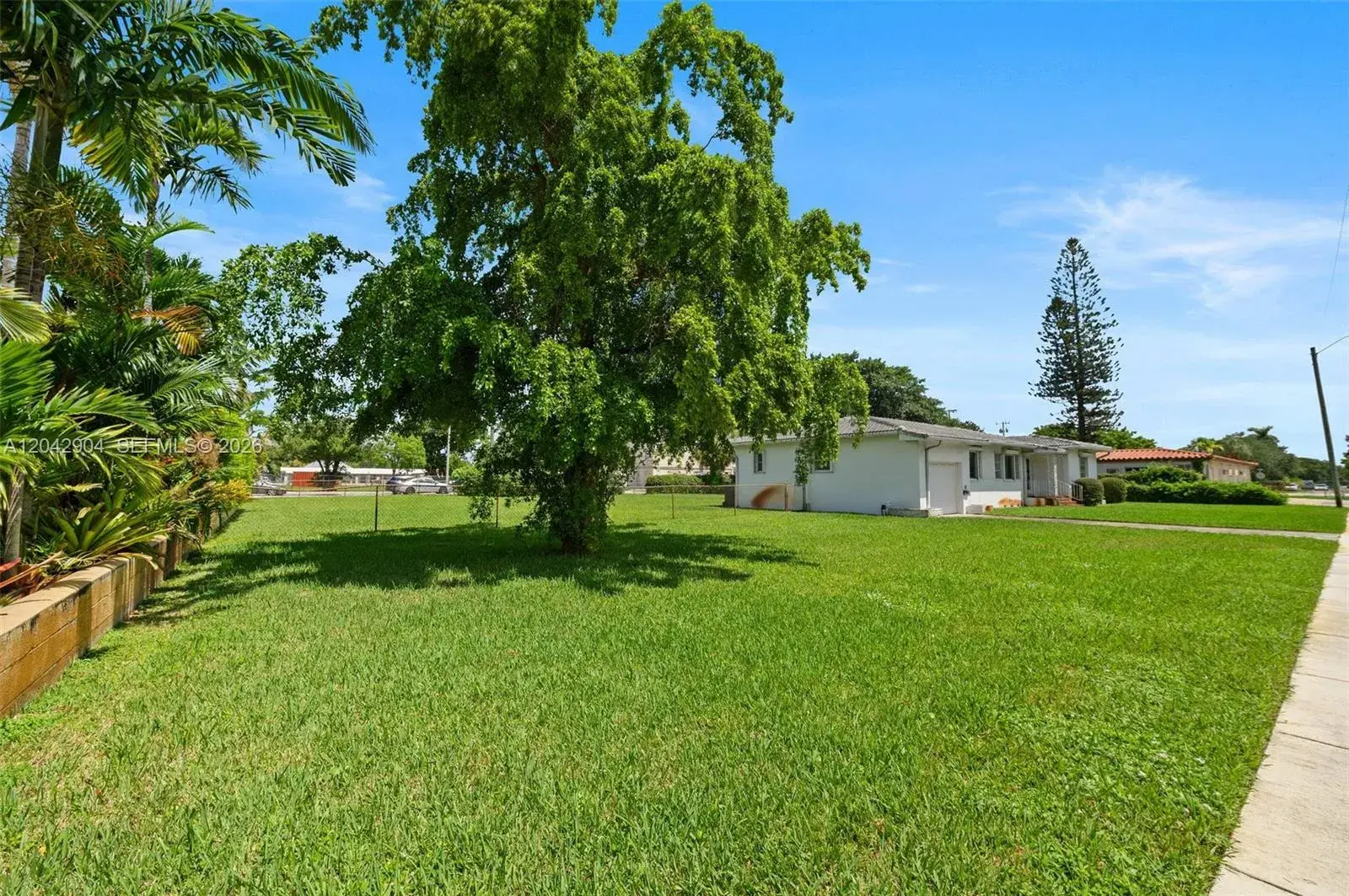 20 SW 4th St, Dania Beach FL 33004