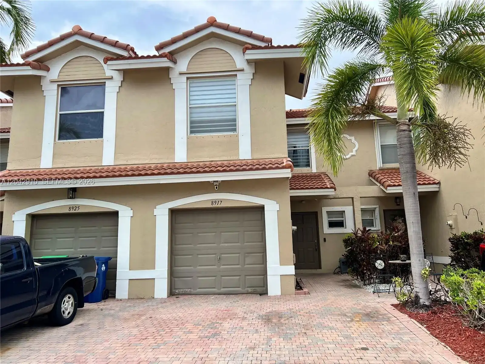 8917 NW 54th St, Sunrise FL 33351