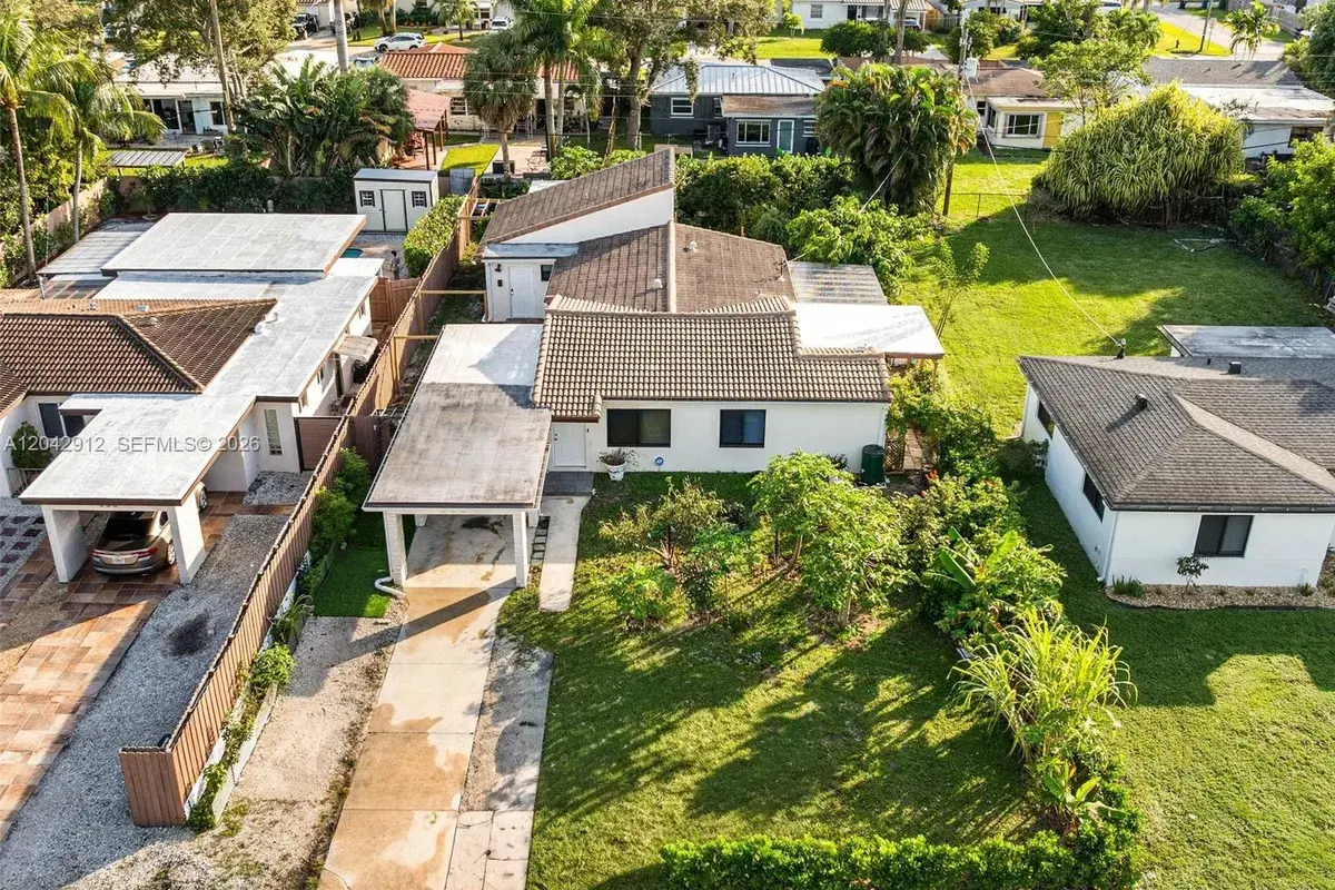 700 DAVIE BOULEVARD, Fort Lauderdale FL 33315