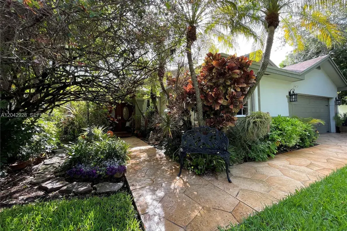 15045 SW 138th Pl, Miami FL 33186