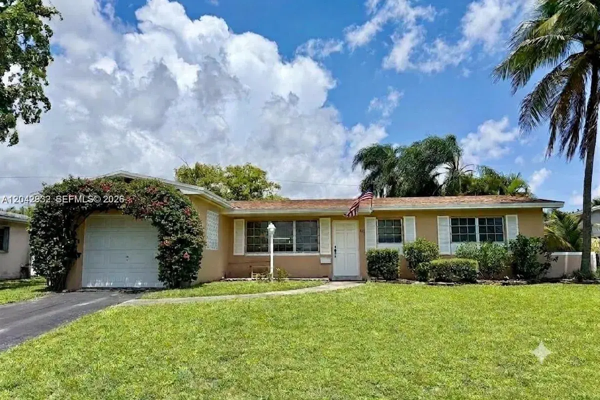 830 SW 64th Pkwy, Pembroke Pines FL 33023