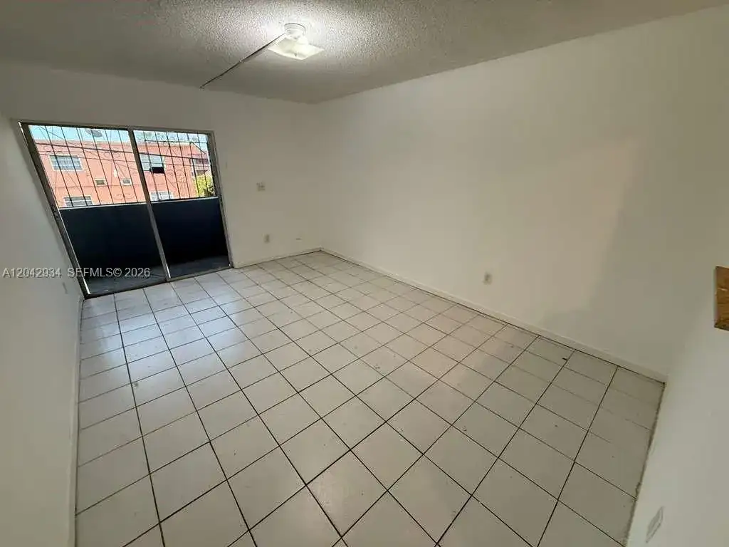 4370 NW 11th St # 214, Miami FL 33126 photo 5
