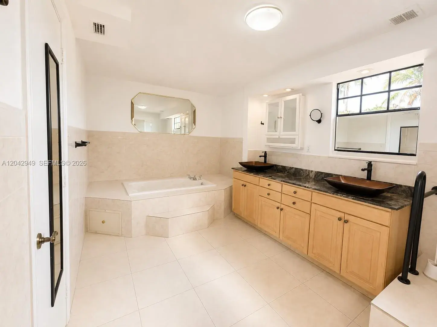 401 NW 198th St, Miami Gardens FL 33169