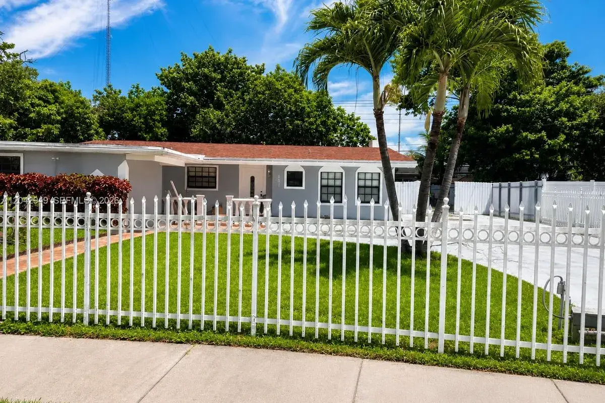 401 NW 198th St, Miami Gardens FL 33169