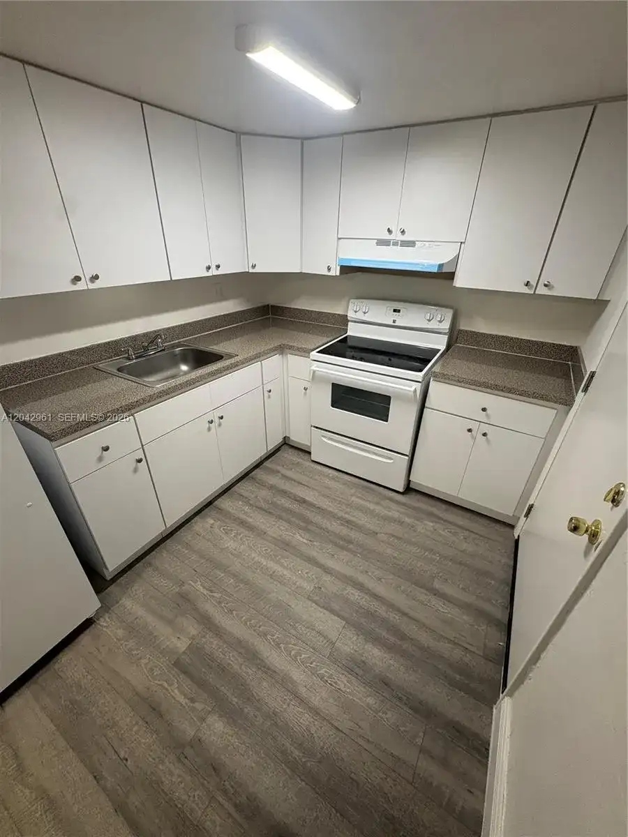 13285 NE 6th Ave # N402, North Miami FL 33161 photo 2