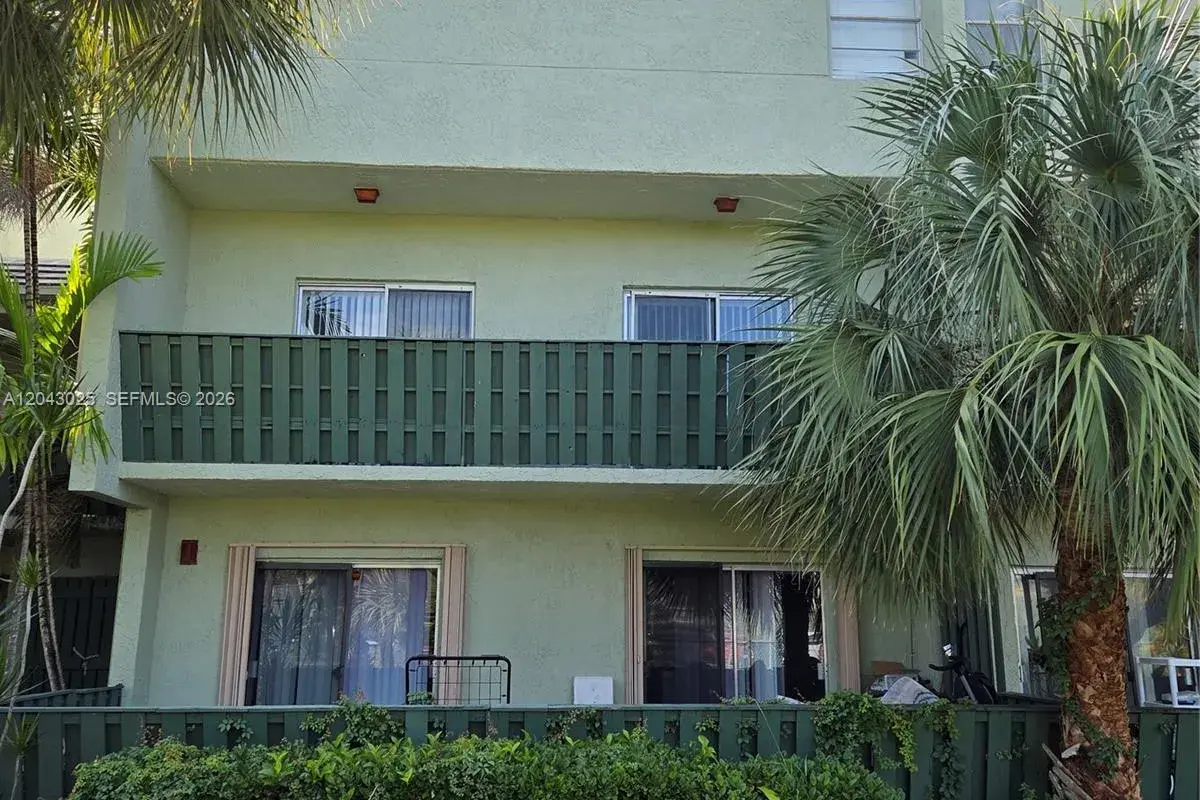 8905 NW 28th Dr # B, Coral Springs FL 33065