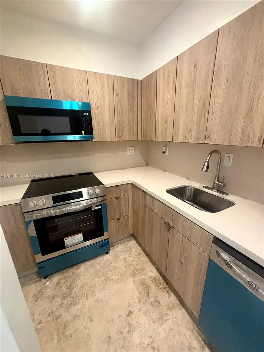 2666 Tigertail Ave # 114, Miami FL 33133