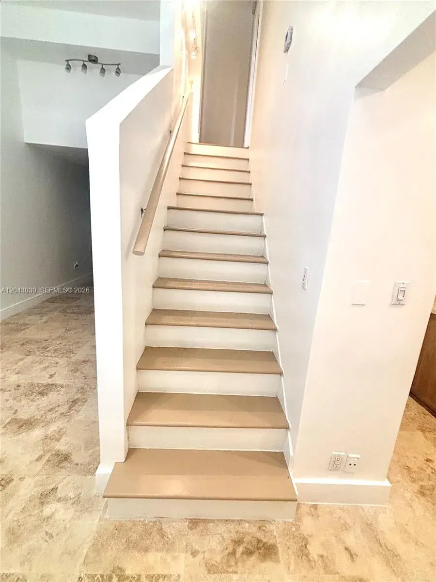 2666 Tigertail Ave # 114, Miami FL 33133