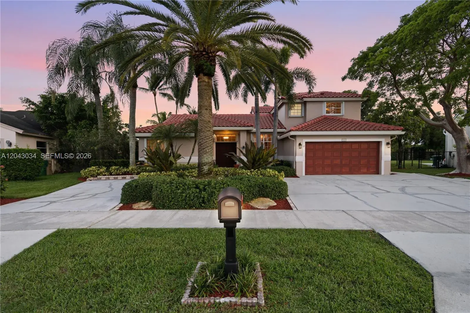 9830 SW 15th Dr, Davie FL 33324