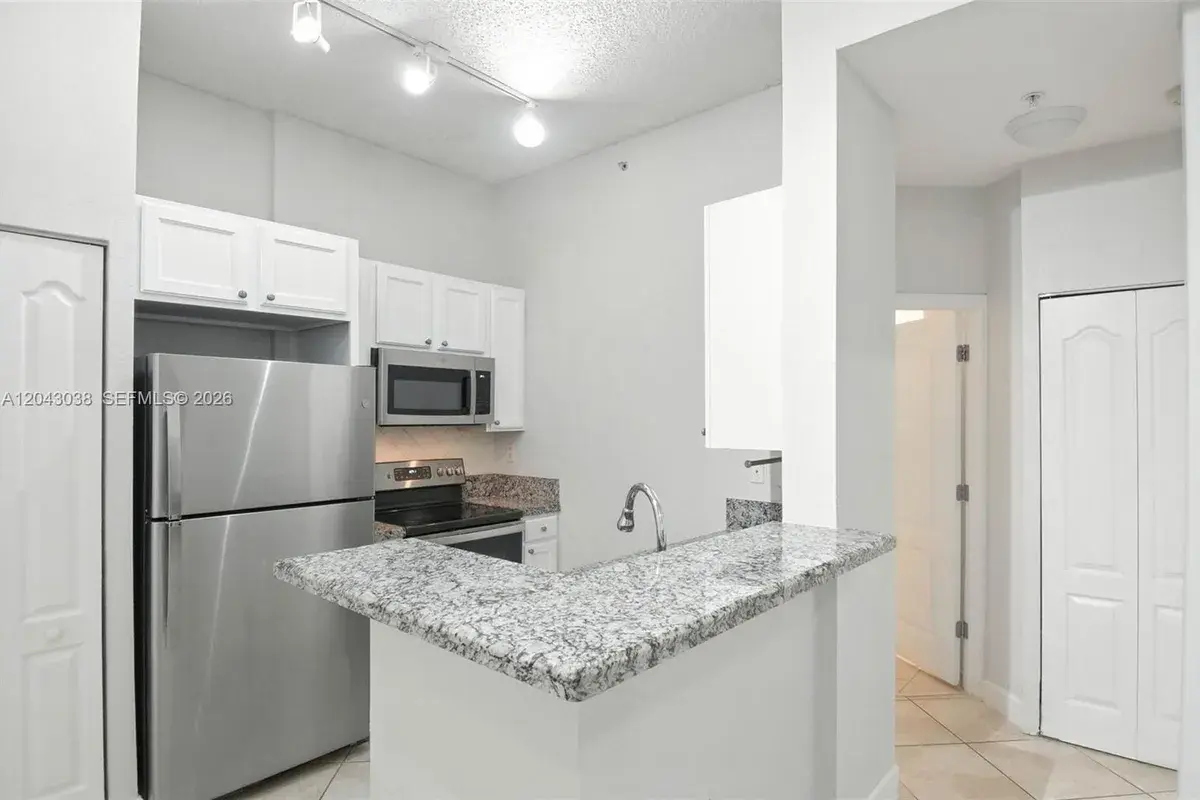6001 SW 70th St # 108, South Miami FL 33143