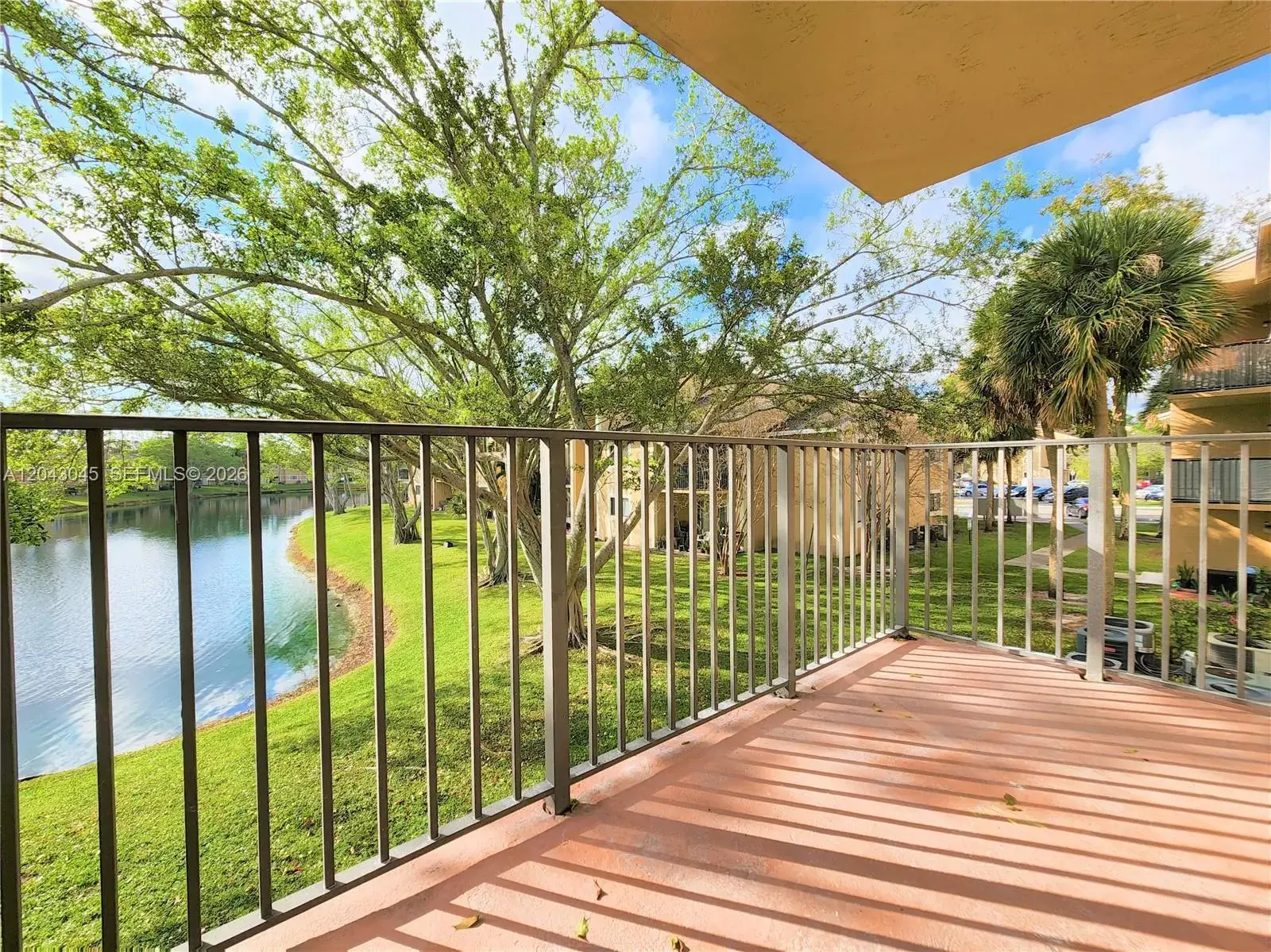 251 Palm Cir W # 204, Pembroke Pines FL 33025