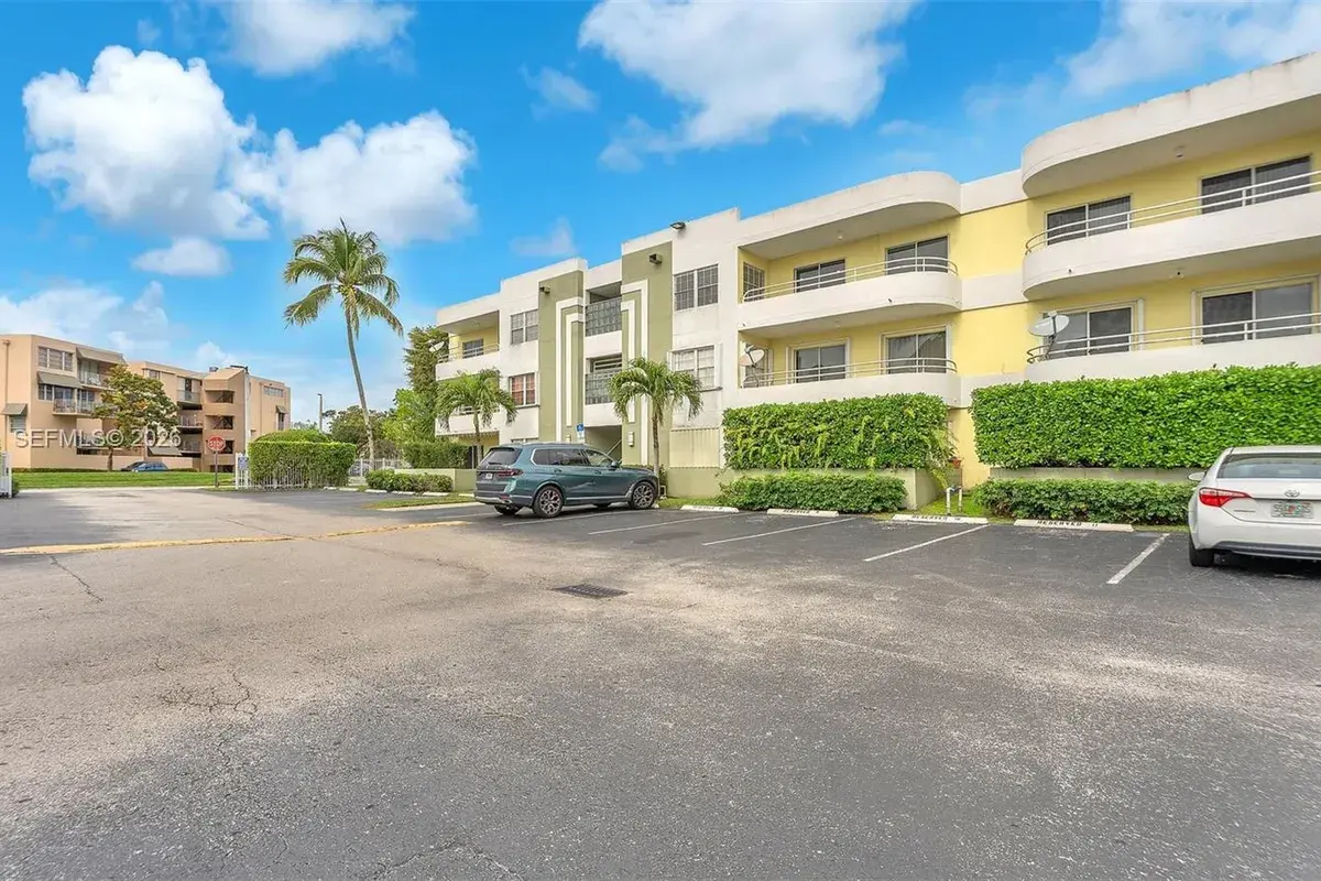 10755 SW 108th Ave # 304, Miami FL 33176