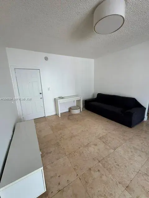 934 Michigan Ave # 308, Miami Beach FL 33139