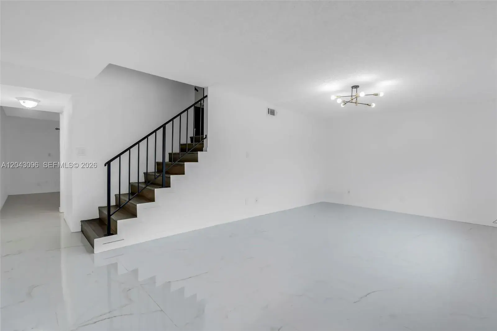 22 Canterbury Ln # 22, Tamarac FL 33319