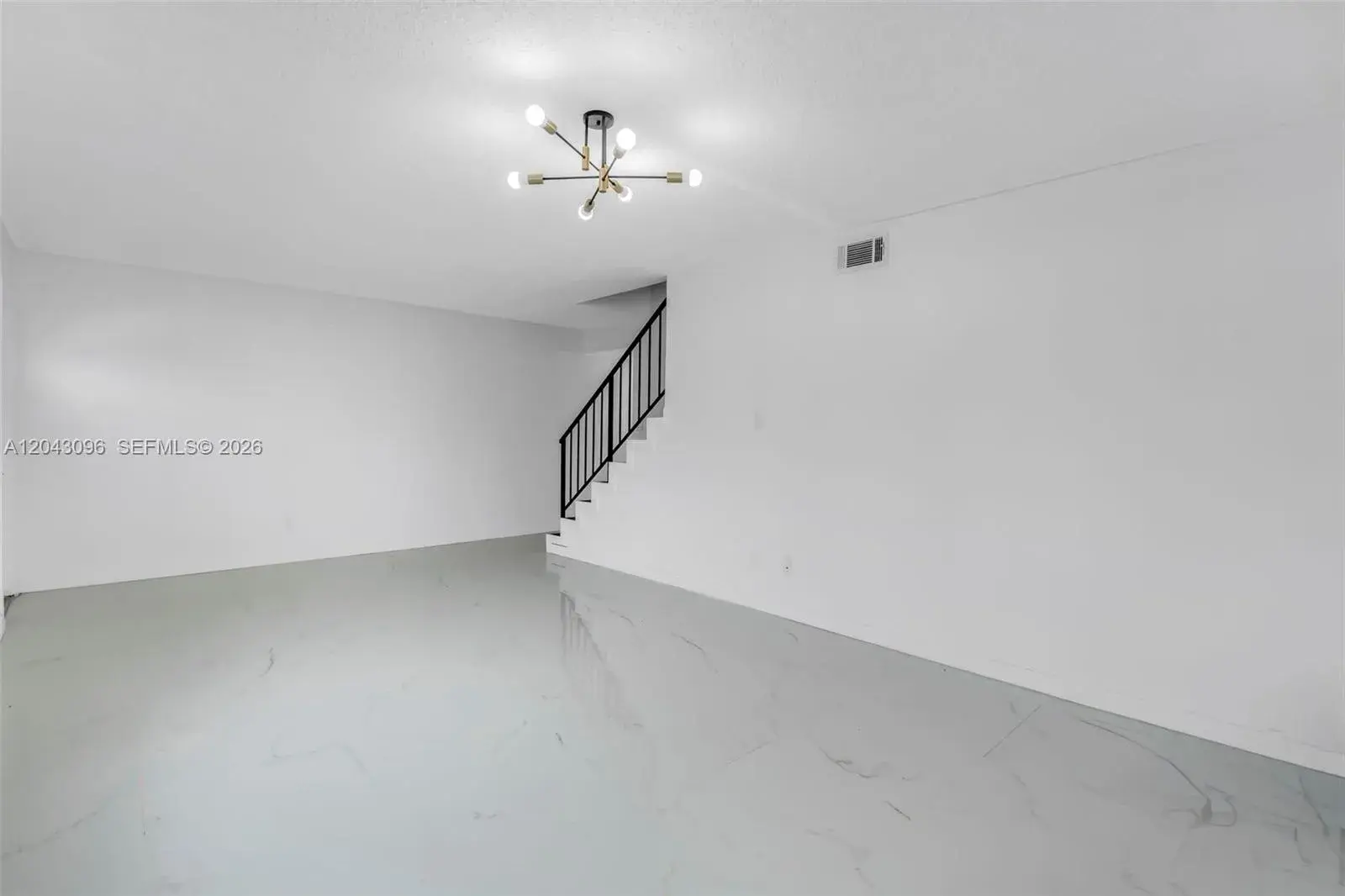 22 Canterbury Ln # 22, Tamarac FL 33319