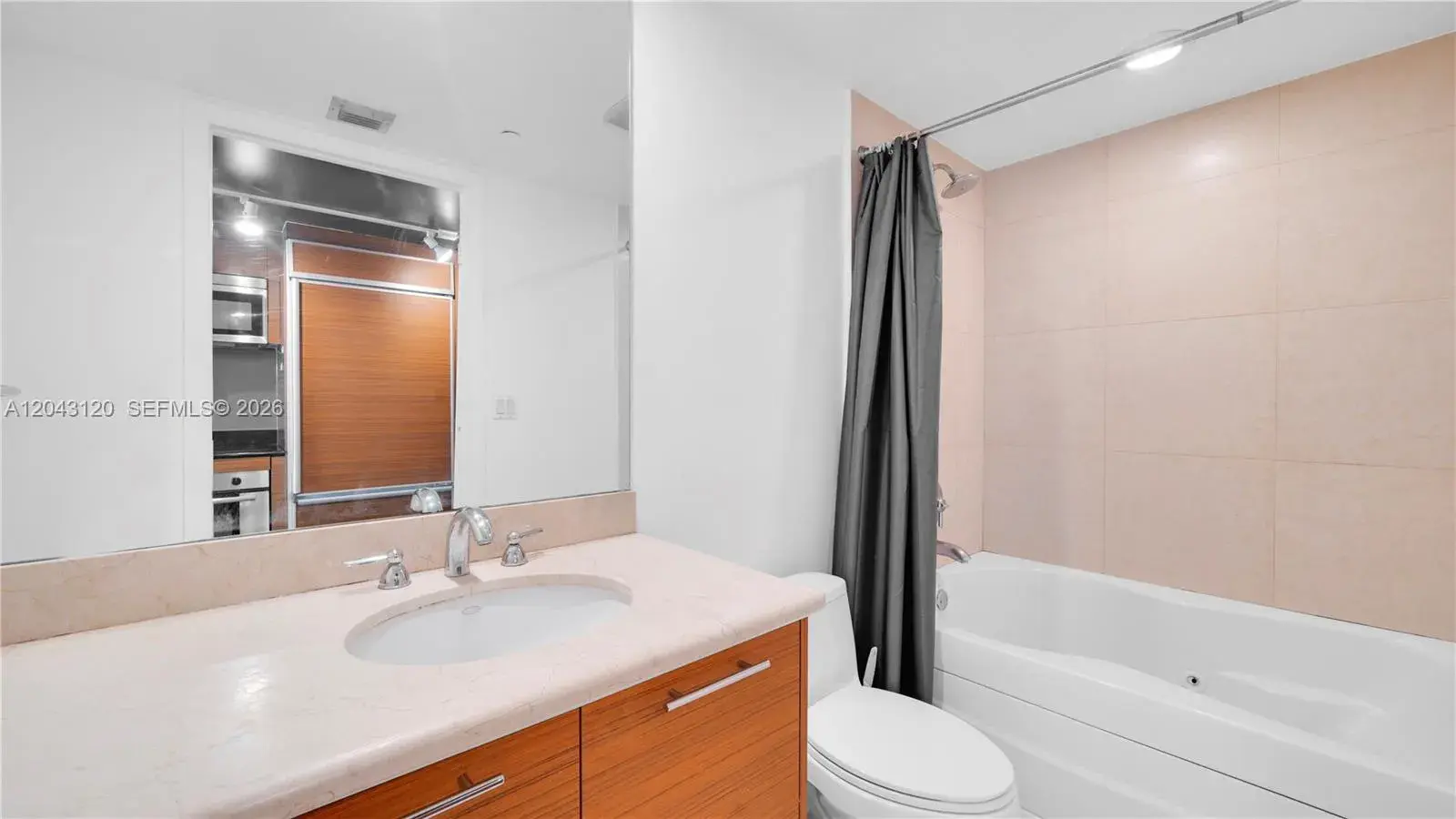 50 Biscayne Blvd # 4203, Miami FL 33132