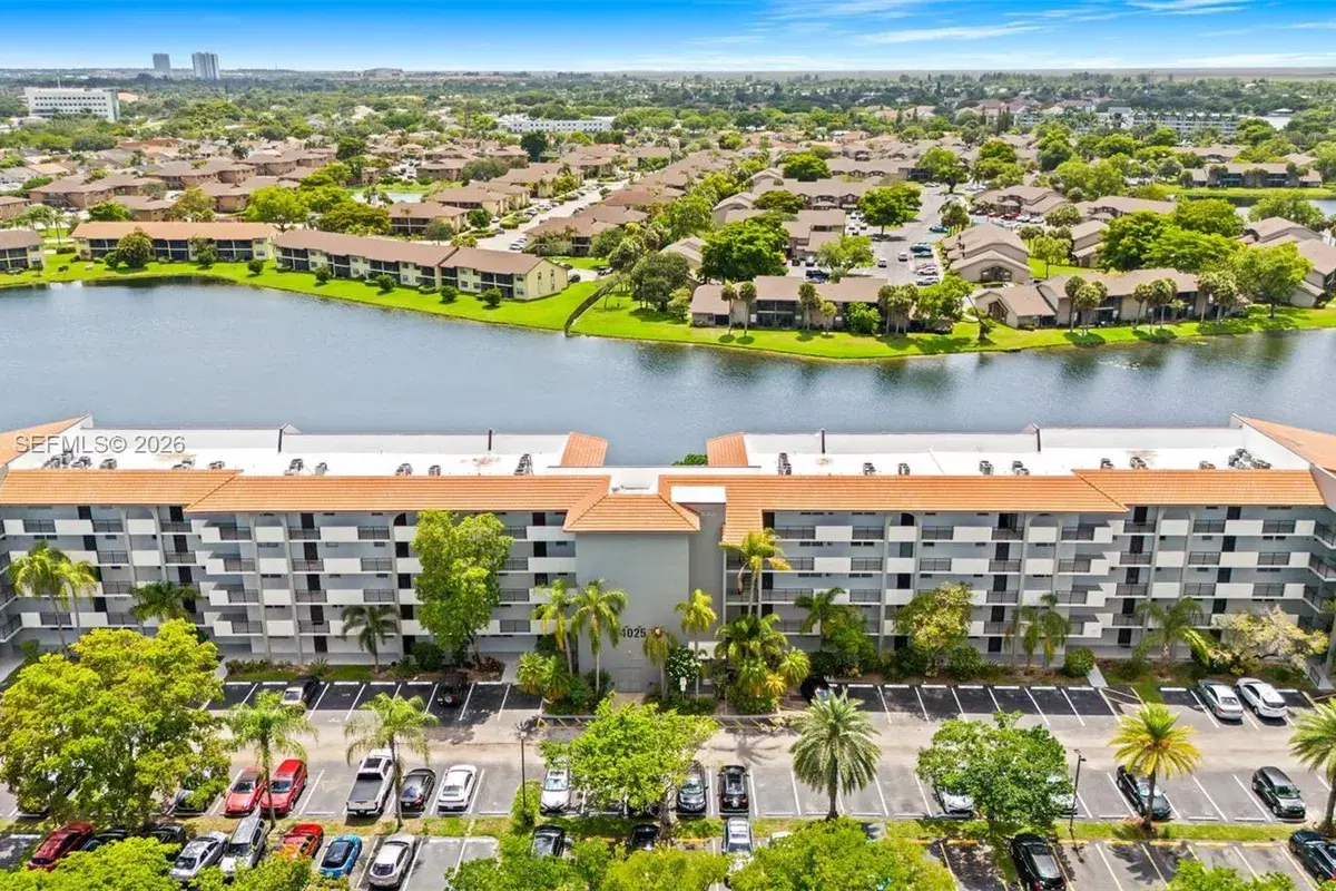 4025 N Nob Hill Rd # 301, Sunrise FL 33351