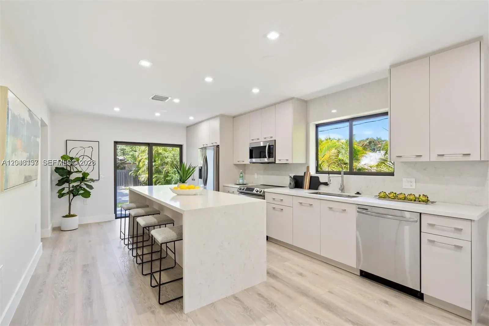 222 SW 3rd Ter, Dania Beach FL 33004