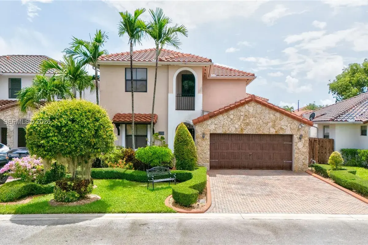 1016 NW 99th Psge # 1016, Miami FL 33172