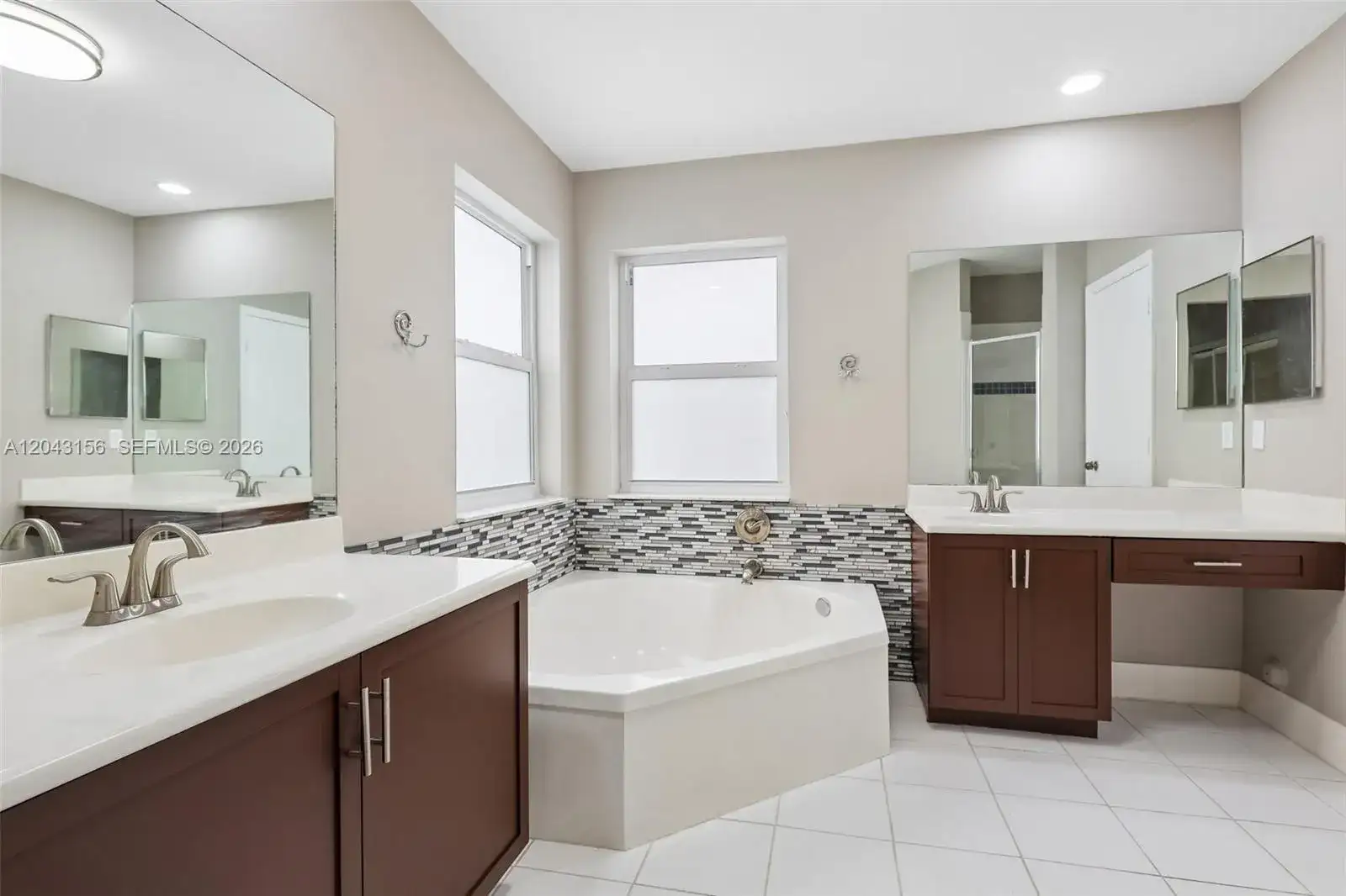 2162 NW 77th Ter, Pembroke Pines FL 33024 photo 4