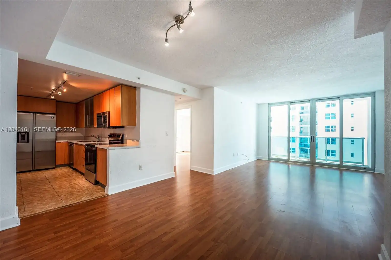 7501 E Treasure Dr # 6A, North Bay Village FL 33141 photo 2