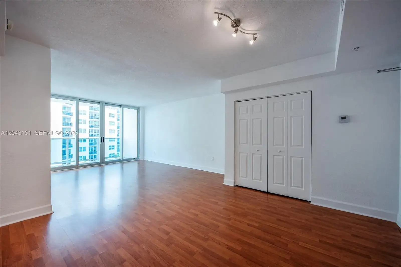 7501 E Treasure Dr # 6A, North Bay Village FL 33141 photo 4
